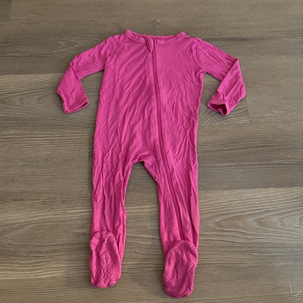 Kyte baby magenta zipper bamboo footie